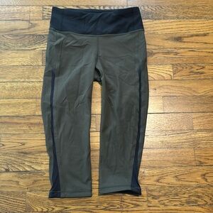 Lululemon Smooth Stride Cropped Leggings